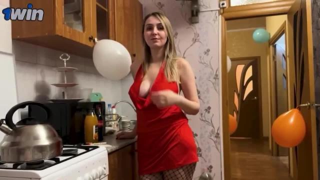 Тетя Алина позвала на свой день рождения друга сына, а он ее утешил сексом